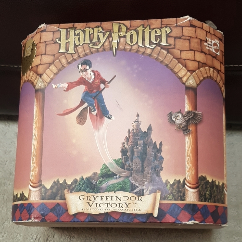 Harry Potter Gryffindor Victory Collectible